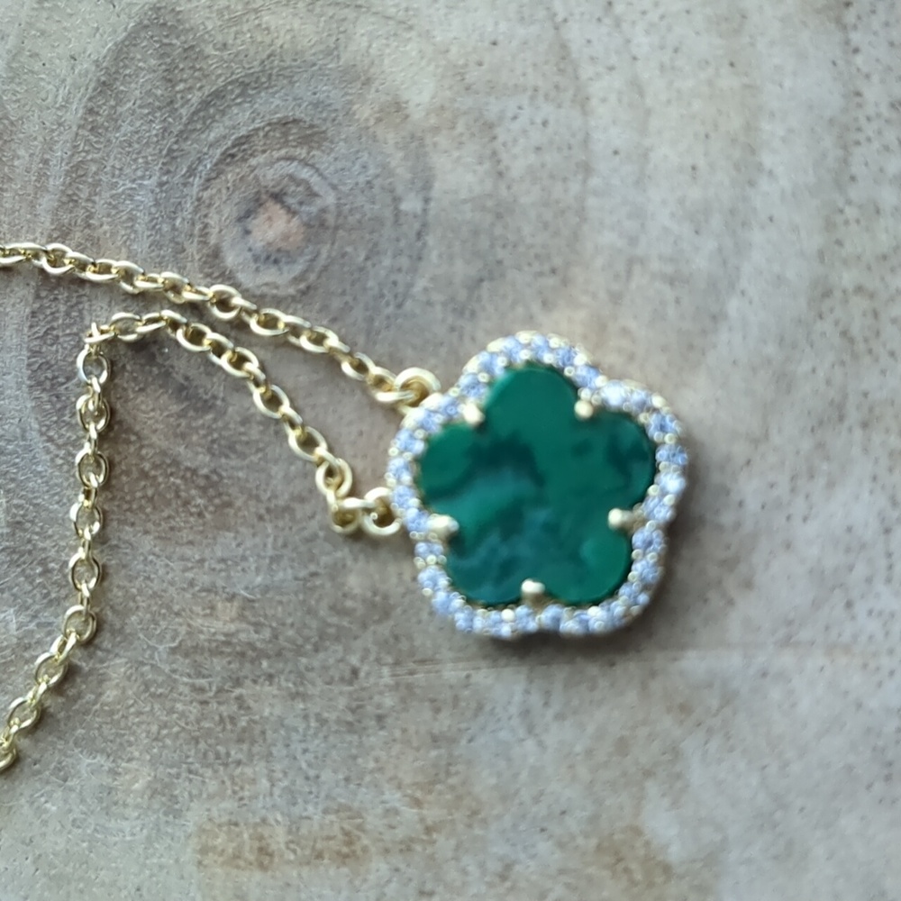 Jankuo 14k Gold Plated Emerald &  Cubic Zirconia Clover Necklace New in Box ❤